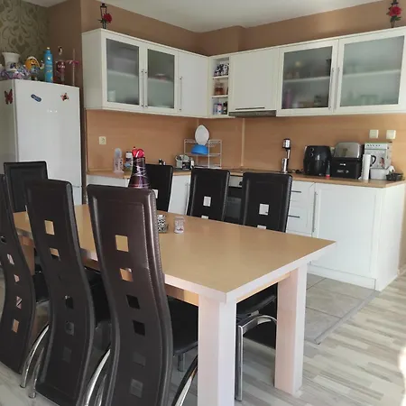 лина съни резиденция три спален Sunny Beach